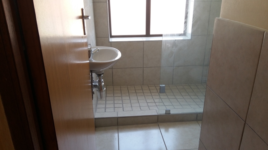 To Let 2 Bedroom Property for Rent in Thornton Western Cape